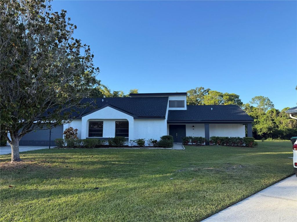 Image 1 of property listing at 5915 CRYSTAL VIEW DRIVE, Orlando, FL 32819