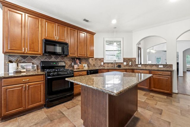 91 Misty Harbor Drive, Montgomery, TX 77356