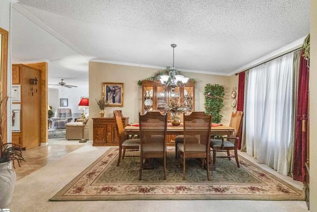 33 Paris View Drive, Taylors, SC 29687