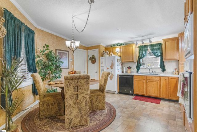 33 Paris View Drive, Taylors, SC 29687