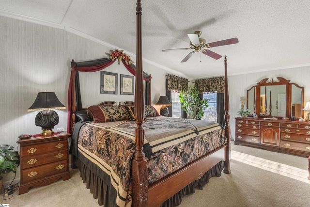 33 Paris View Drive, Taylors, SC 29687