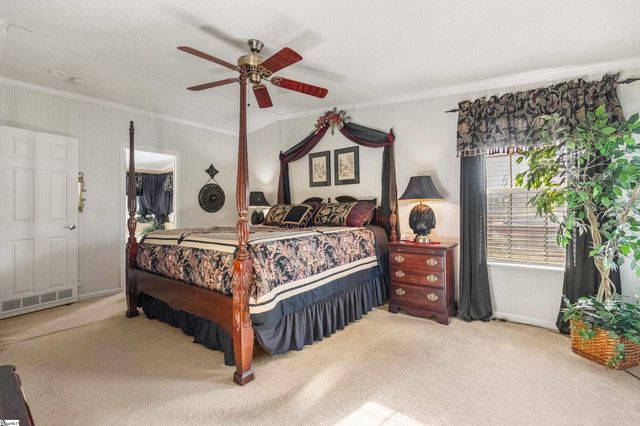 33 Paris View Drive, Taylors, SC 29687