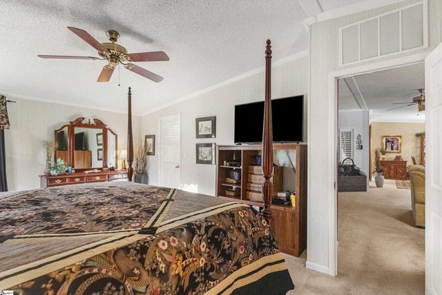 33 Paris View Drive, Taylors, SC 29687