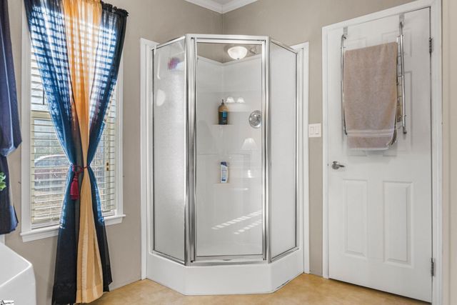 33 Paris View Drive, Taylors, SC 29687