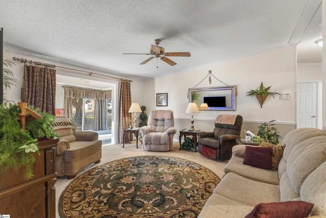 33 Paris View Drive, Taylors, SC 29687