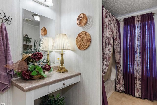 33 Paris View Drive, Taylors, SC 29687