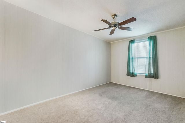 33 Paris View Drive, Taylors, SC 29687