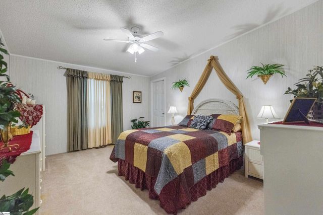 33 Paris View Drive, Taylors, SC 29687