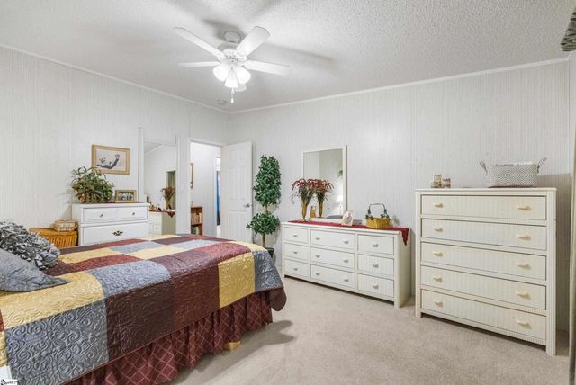 33 Paris View Drive, Taylors, SC 29687