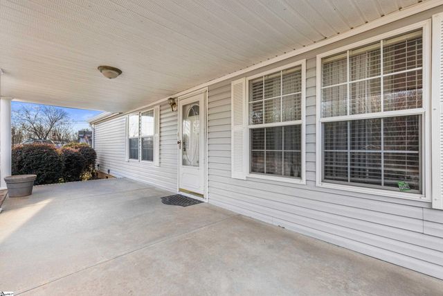 33 Paris View Drive, Taylors, SC 29687