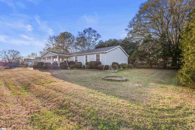 33 Paris View Drive, Taylors, SC 29687