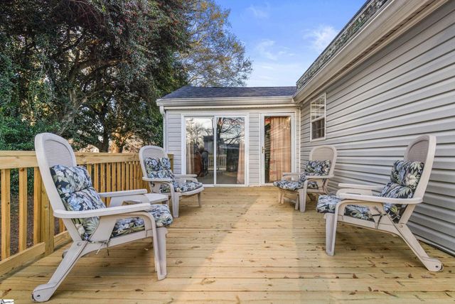 33 Paris View Drive, Taylors, SC 29687