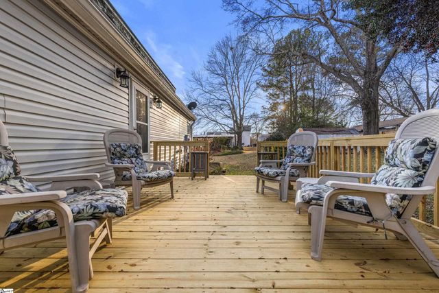 33 Paris View Drive, Taylors, SC 29687