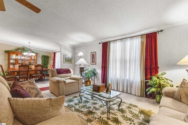 33 Paris View Drive, Taylors, SC 29687