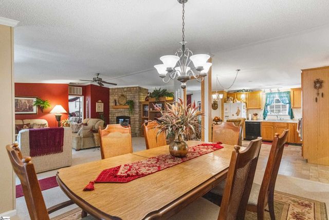 33 Paris View Drive, Taylors, SC 29687