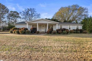 33 Paris View Drive, Taylors, SC 29687