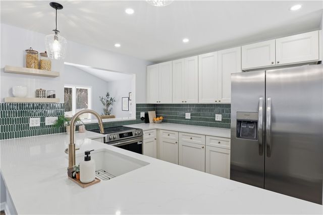 39 Scotch Lane, Irondequoit, NY 14617