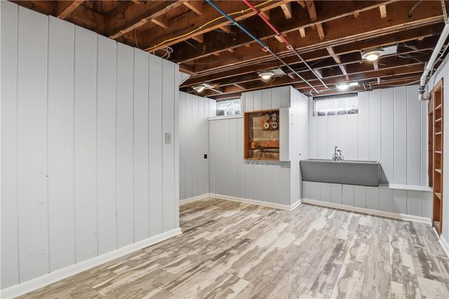 39 Scotch Lane, Irondequoit, NY 14617