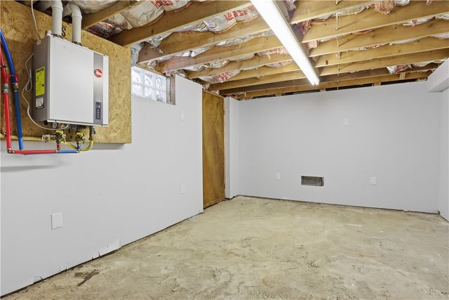 39 Scotch Lane, Irondequoit, NY 14617