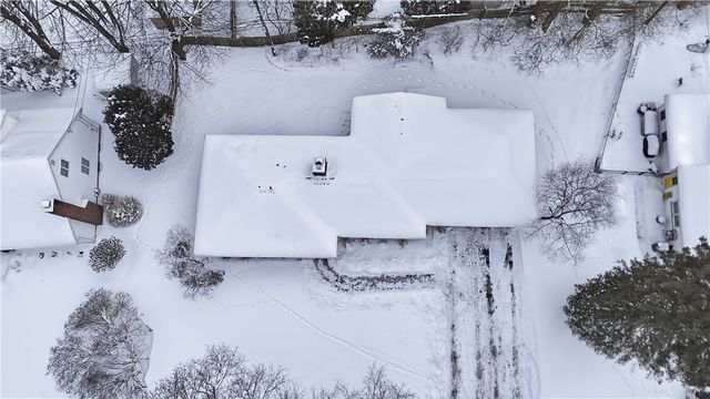 39 Scotch Lane, Irondequoit, NY 14617