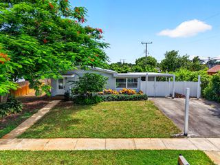 1446 W Perry Street, Lantana, FL 33462