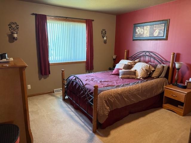 31 GREENBRIAR COURT, Fond Du Lac, WI 54935