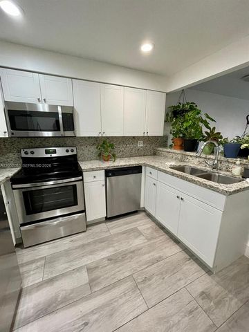 8604 SW 156th Pl 330, Miami, FL 33193