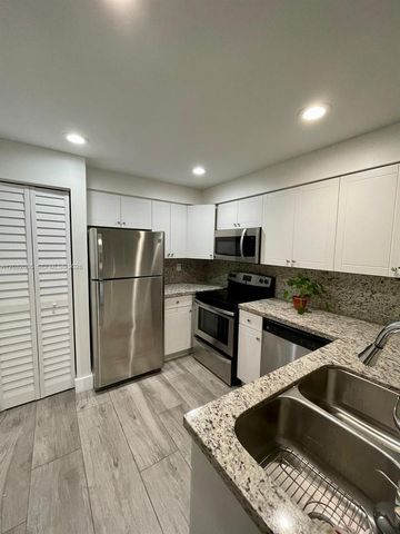 8604 SW 156th Pl 330, Miami, FL 33193