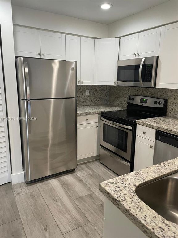 8604 SW 156th Pl 330, Miami, FL 33193