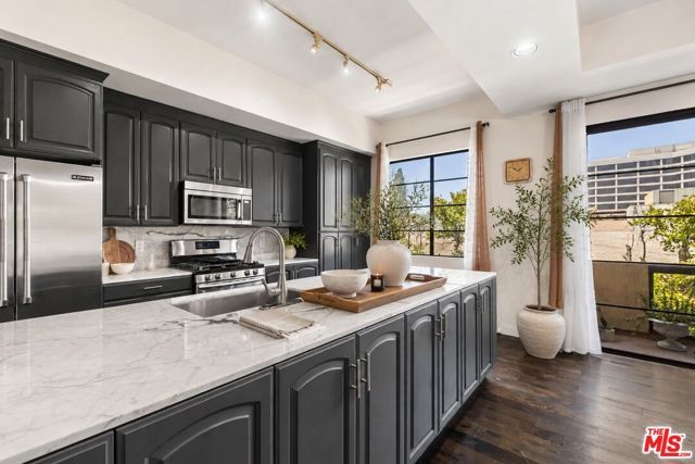 234 S Gale Drive 209, Beverly Hills, CA 90211