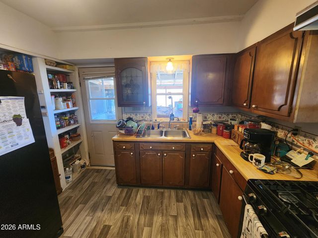 26115 S GHOST TOWN Road, Congress, AZ 85332