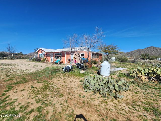 26115 S GHOST TOWN Road, Congress, AZ 85332