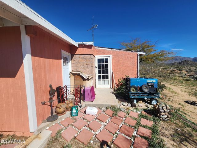 26115 S GHOST TOWN Road, Congress, AZ 85332