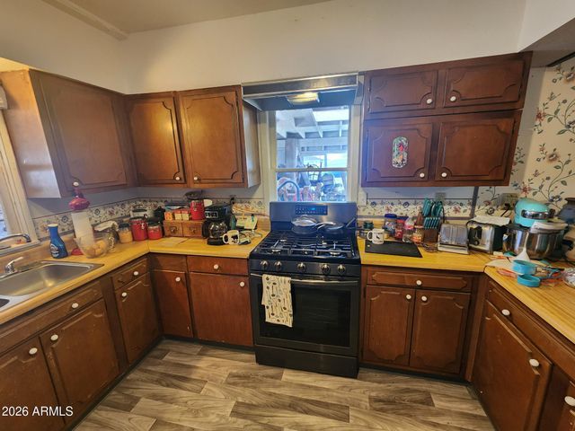 26115 S GHOST TOWN Road, Congress, AZ 85332