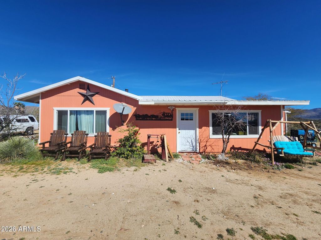 26115 S GHOST TOWN Road, Congress, AZ 85332