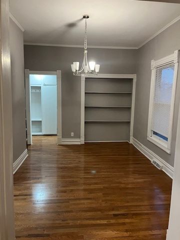 61 7 Avenue, La Grange, IL 60525