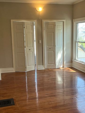 61 7th Avenue, La Grange, IL 60525