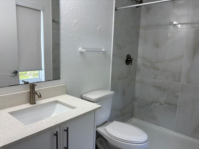25680 SW 143rd Path, Homestead, FL 33032