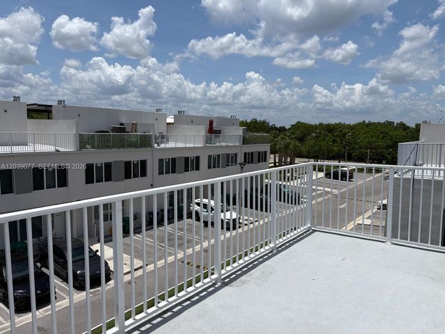 25680 SW 143rd Path, Homestead, FL 33032