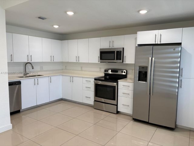 25680 SW 143rd Path, Homestead, FL 33032