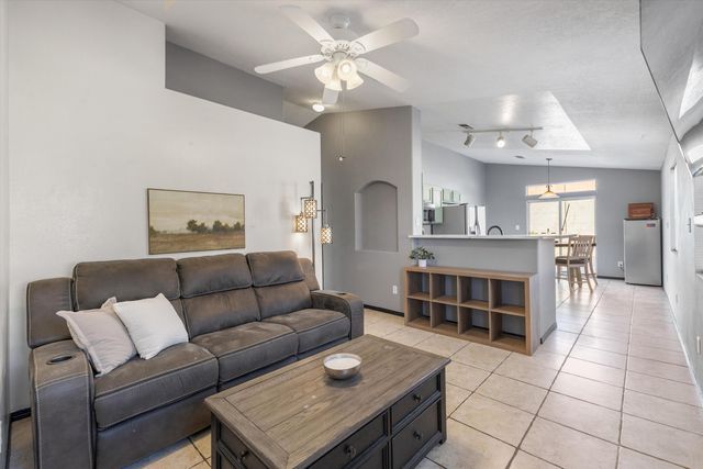 10627 Shooting Star Street NW, Albuquerque, NM 87114