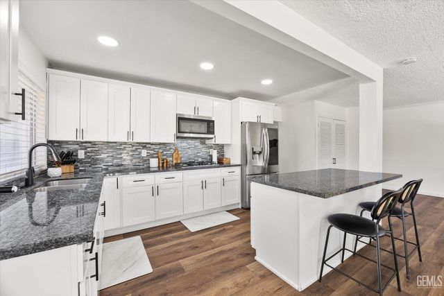 4209 Coronado Avenue, Bakersfield, CA 93306