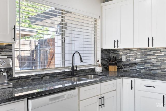 4209 Coronado Avenue, Bakersfield, CA 93306