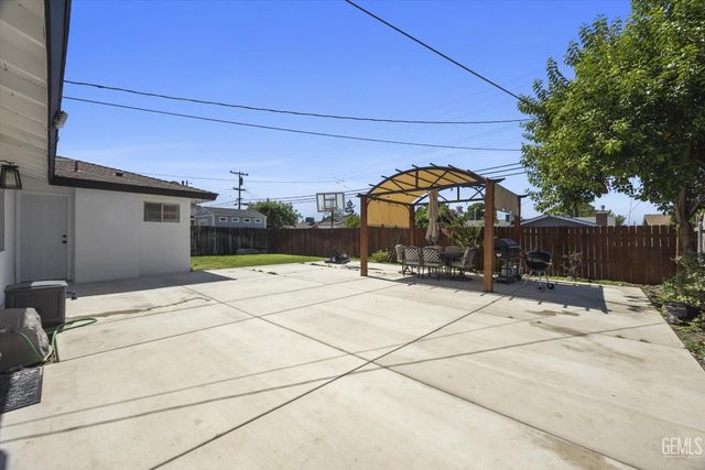 4209 Coronado Avenue, Bakersfield, CA 93306