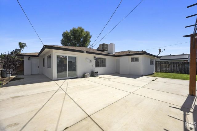 4209 Coronado Avenue, Bakersfield, CA 93306