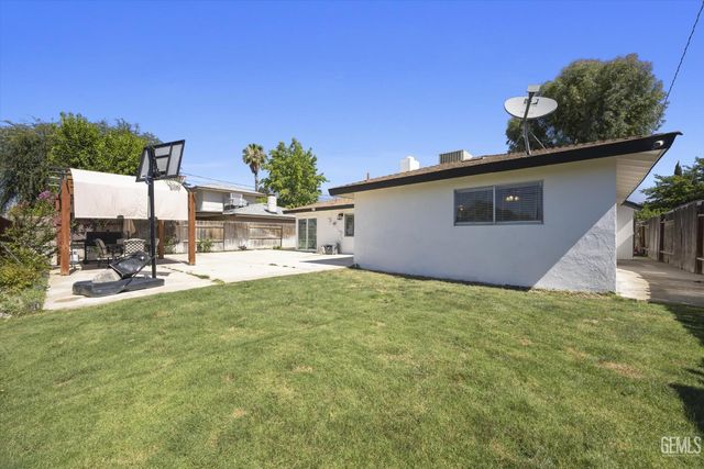 4209 Coronado Avenue, Bakersfield, CA 93306