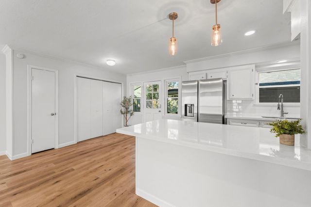 56 Greentree Lane, Conroe, TX 77304