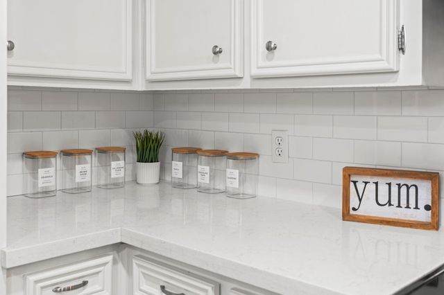 56 Greentree Lane, Conroe, TX 77304