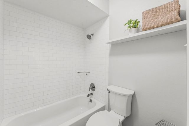 56 Greentree Lane, Conroe, TX 77304