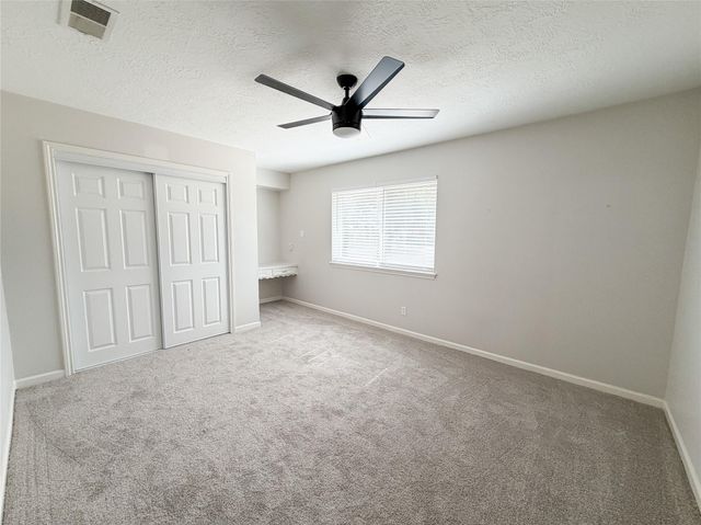 56 Greentree Lane, Conroe, TX 77304